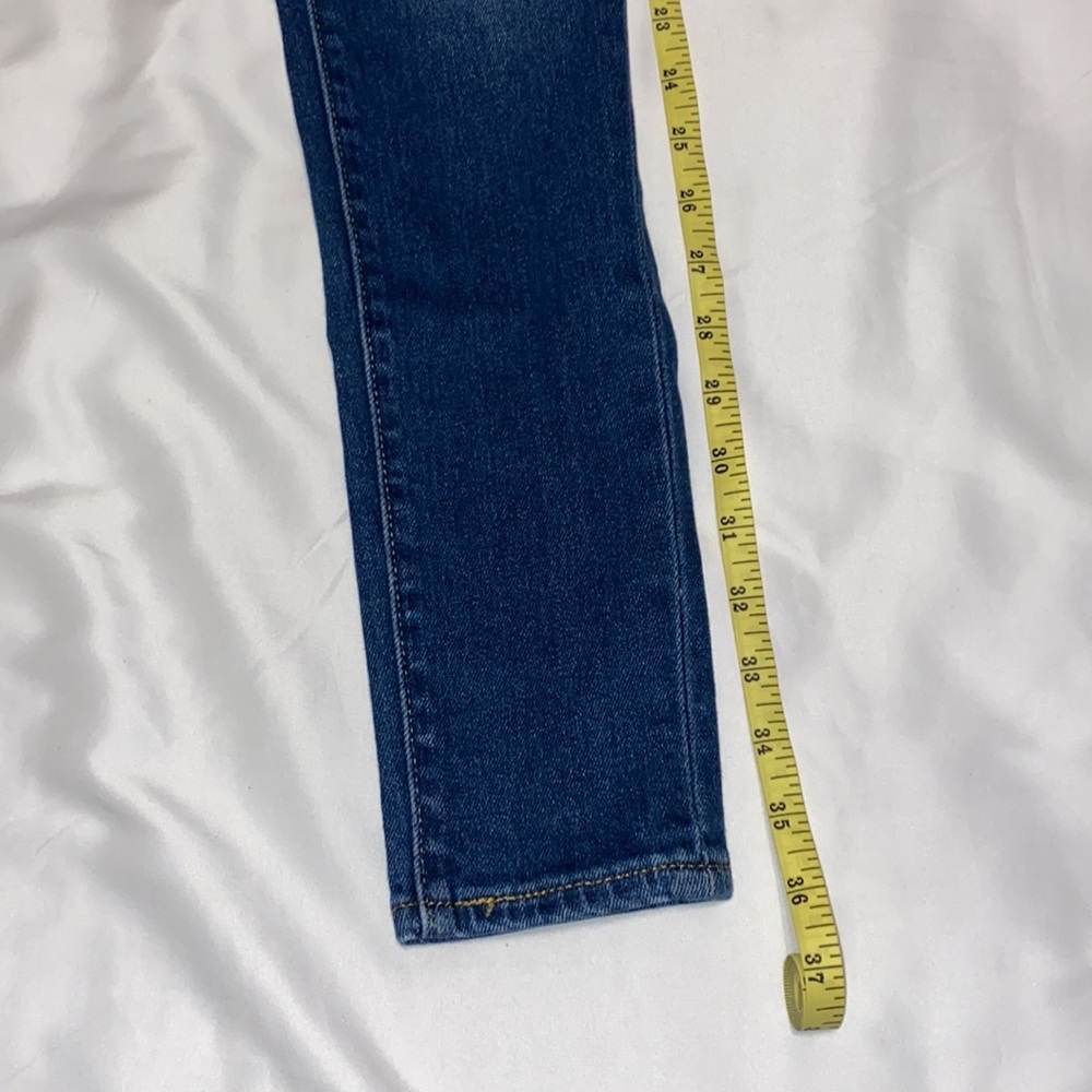 711 Levi’s skinny jeans. Size 23. - Picture 8 of 13